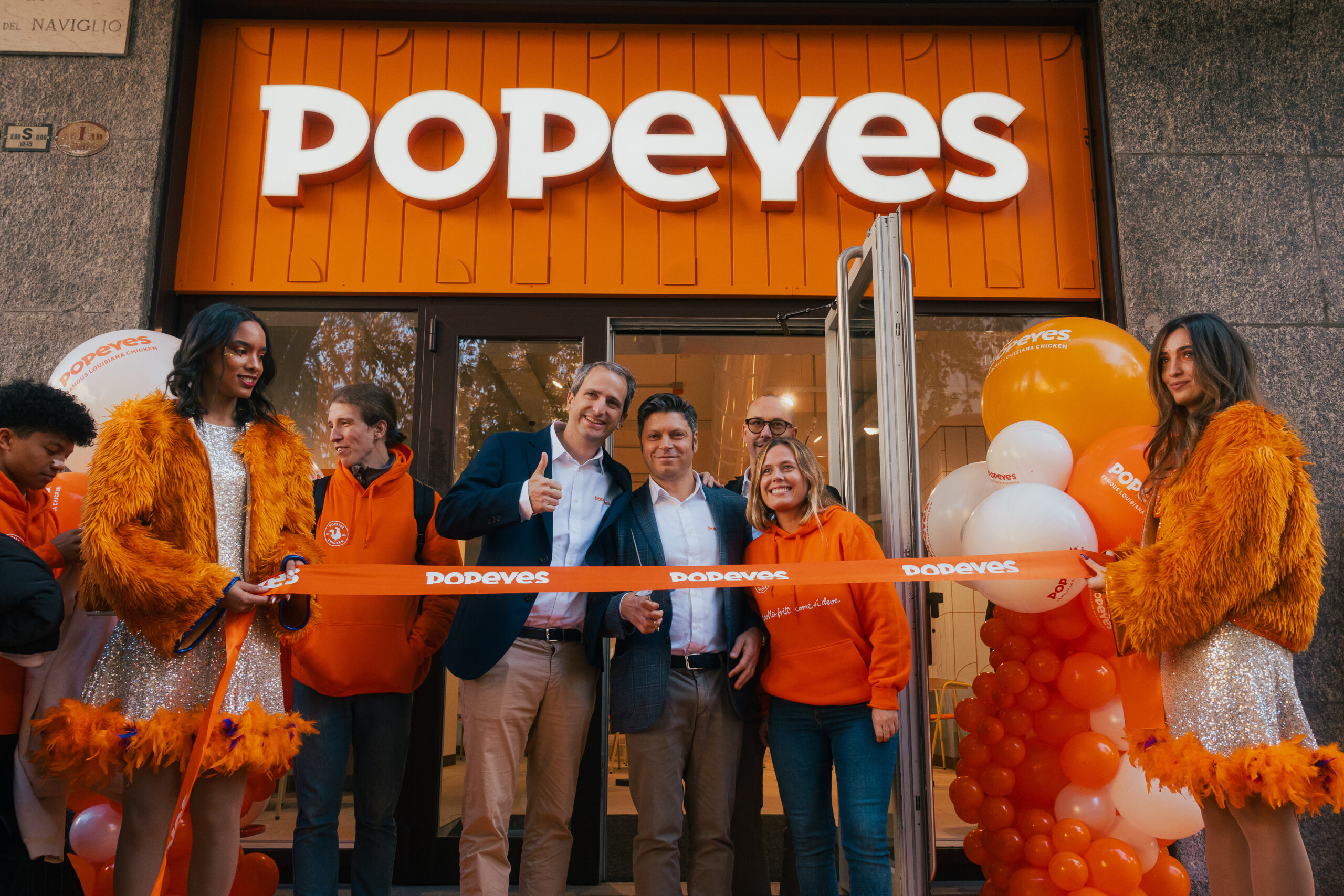 Popeyes Milán: Una experiencia de marca omnicanal.