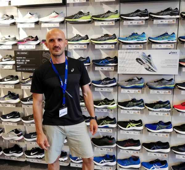 ASICS-BRAND-AMBASSADORS-ASICS-RETAIL-ACTIVACION-PUNTO-DE-VENTA-PROMOTORES-PUNTO-DE-VENTA-1